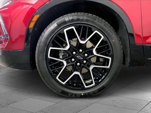 Used 2024 Chevrolet Blazer RS w/ Driver Confidence II Package image 9