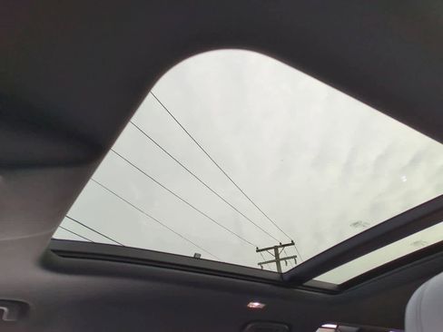 Certified 2023 Land Rover Defender 110 X-Dynamic SE image 19