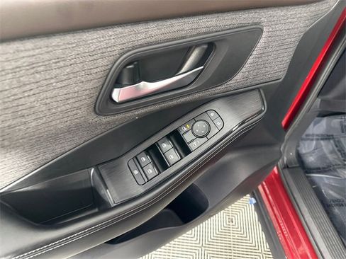 Used 2021 Nissan Rogue SV image 20