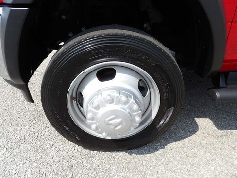 Used 2021 RAM 5500 Tradesman w/ Chrome Appearance Group RWD image 57