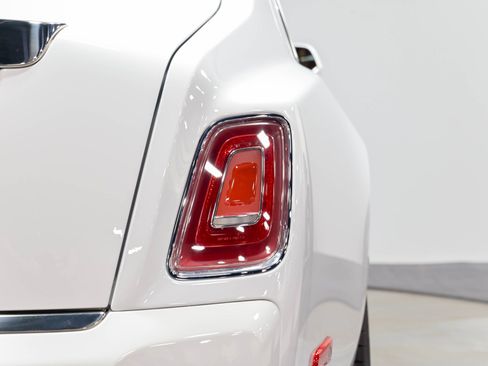 Used 2022 Rolls-Royce Phantom Sedan w/ The Phantom Package RWD image 72
