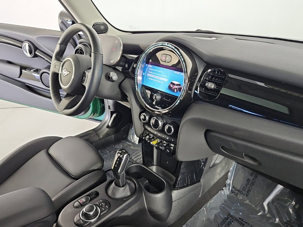 Used 2024 MINI Cooper SE FWD image 13