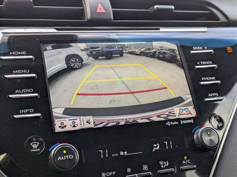 Used 2018 Toyota Camry XSE image 14