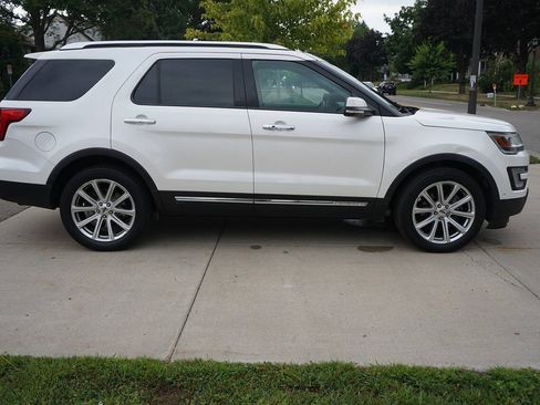 Used 2016 Ford Explorer Limited w/ Equipment Group 301A AWD/4WD image 4