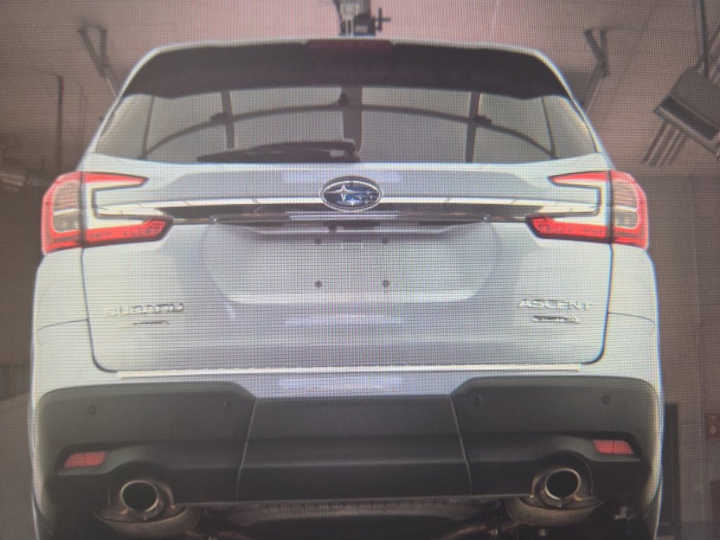 Used 2023 Subaru Ascent Limited w/ Technology Package AWD/4WD image 9