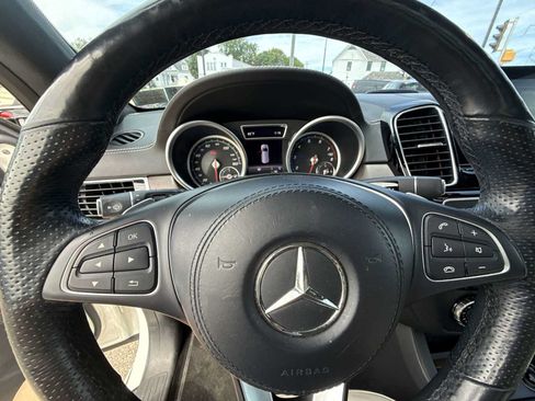 Used 2017 Mercedes-Benz GLS 550 4MATIC image 11