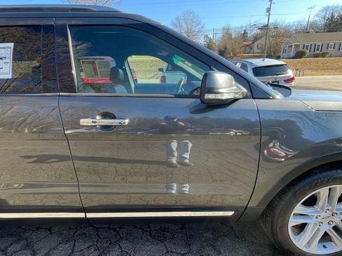 Used 2016 Ford Explorer Limited w/ Equipment Group 301A image 11