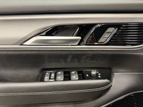 New 2025 Jeep Wagoneer Series III w/ Premium Group I image 10