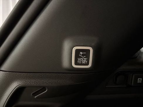 Used 2025 Jeep Grand Cherokee Limited w/ Luxury Tech Group II AWD/4WD image 34