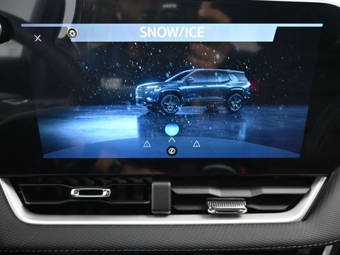 New 2026 Chevrolet Equinox LT w/ Convenience Package II FWD image 25