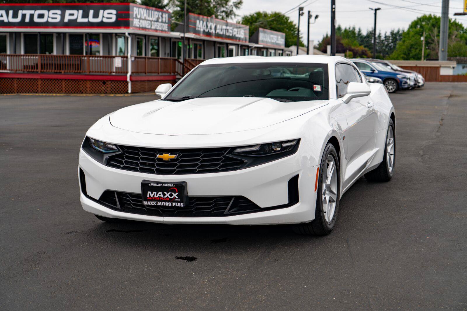 Used 2023 Chevrolet Camaro LT RWD image 4