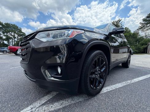 Used 2020 Chevrolet Traverse LT w/ LPO, Blackout Package FWD image 10