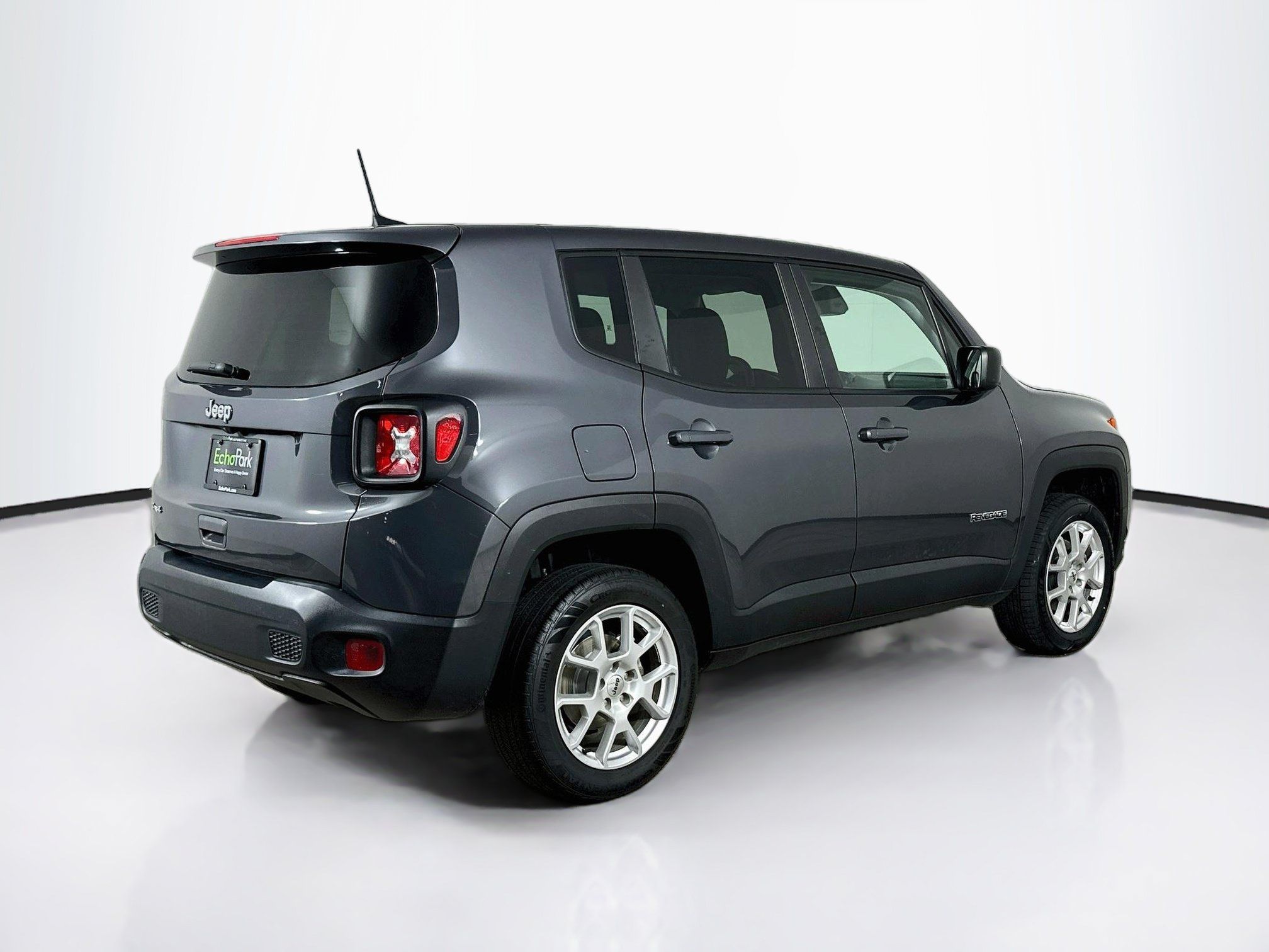 Used 2023 Jeep Renegade Latitude AWD/4WD image 9