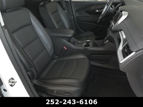 Used 2024 GMC Terrain SLT w/ Infotainment Package II AWD/4WD image 38