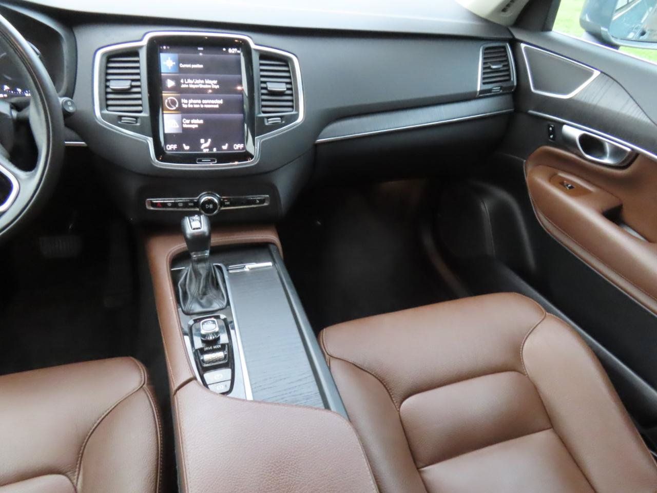Used 2020 Volvo XC90 T6 Momentum AWD/4WD image 16