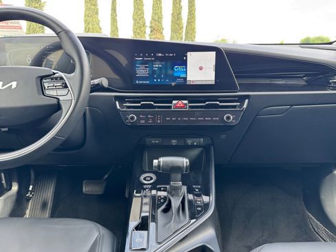 Used 2023 Kia Niro EX FWD image 15