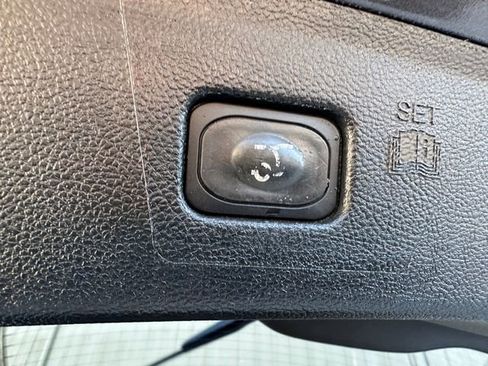 Used 2017 Ford Edge SEL w/ Equipment Group 201A image 37