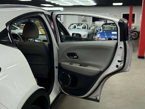 Used 2017 Honda HR-V EX-L image 17