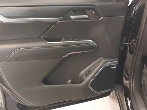 Used 2024 GMC Acadia Elevation AWD/4WD image 25