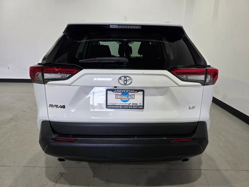 Used 2021 Toyota RAV4 LE image 26