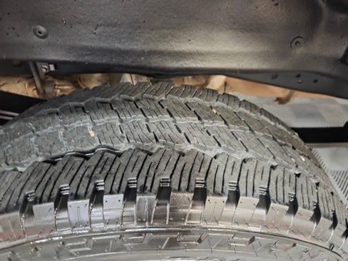 Used 2017 Ford F250 Lariat w/ Chrome Package image 90