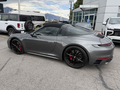 Used 2021 Porsche 911 AWD/4WD image 9