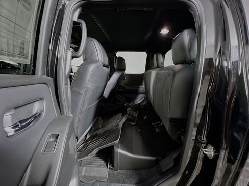 Used 2022 Nissan Frontier PRO-4X w/ Pro-4X Premium Package image 29