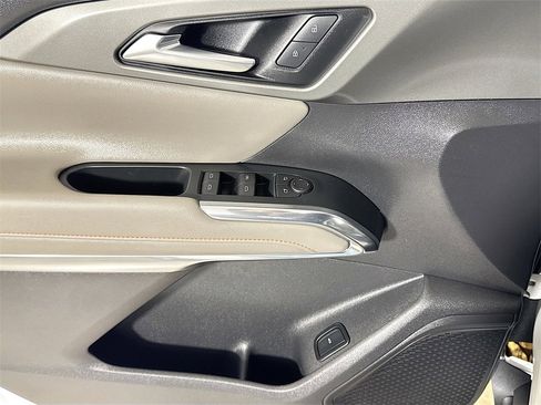 Certified 2025 Chevrolet Traverse LT image 16