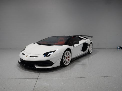 Used 2020 Lamborghini Aventador SVJ AWD/4WD image 33
