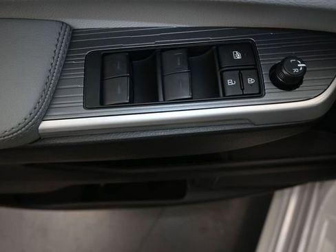 New 2026 Toyota Sienna XLE FWD image 12