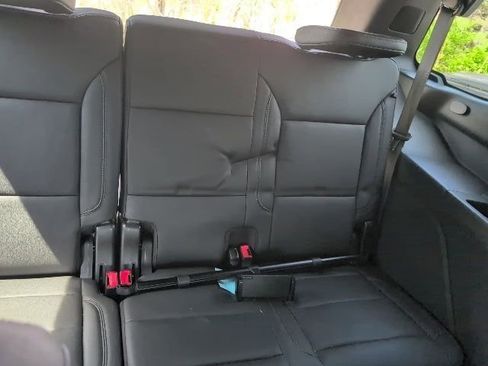 Used 2022 Chevrolet Tahoe Z71 w/ Luxury Package image 18