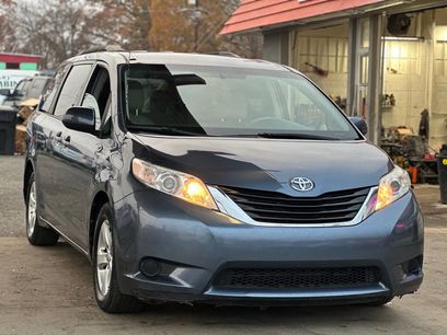Used 2014 Toyota Sienna LE
