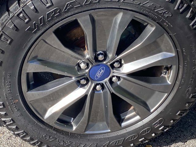 Used 2018 Ford F150 XLT w/ Equipment Group 302A Luxury AWD/4WD image 37