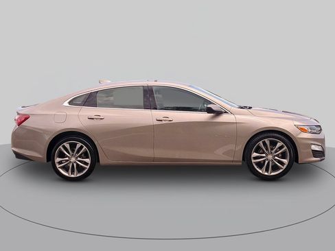 Used 2024 Chevrolet Malibu LT FWD image 2