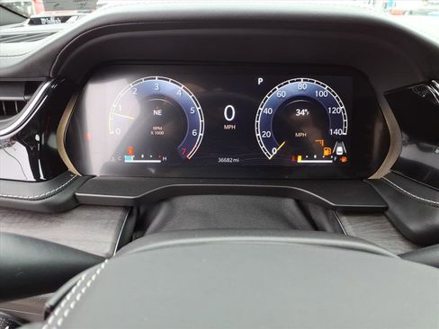 Used 2022 Jeep Grand Cherokee Overland w/ Luxury Tech Group IV image 21