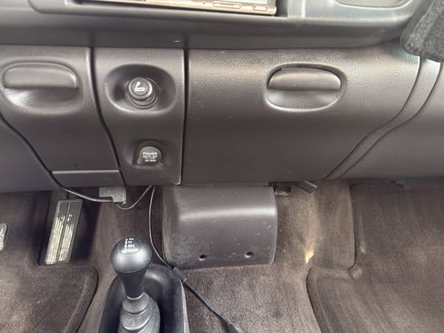 Used 2001 Dodge Ram 2500 Truck ST image 16