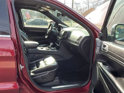 Used 2020 Jeep Grand Cherokee Limited AWD/4WD image 24