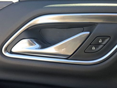 Used 2022 GMC Yukon XL SLT w/ SLT Premium Package image 27