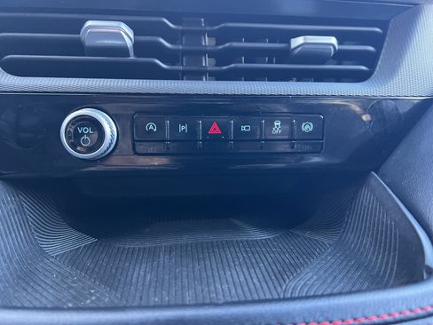 Used 2025 Ford Explorer ST-Line image 14