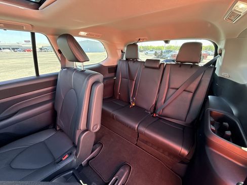 Certified 2026 Toyota Grand Highlander Platinum image 26