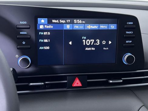 New 2025 Hyundai Elantra Blue image 17