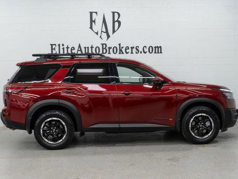 Used 2023 Nissan Pathfinder Rock Creek AWD/4WD image 5