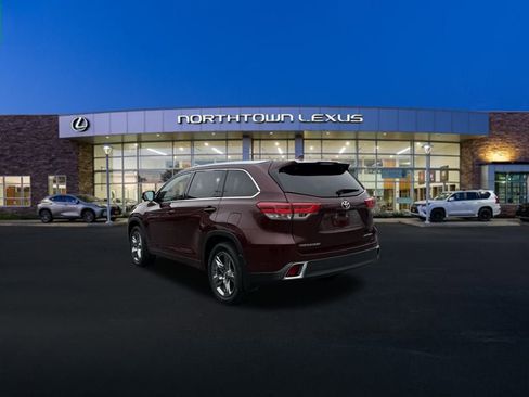 Used 2018 Toyota Highlander Limited Platinum image 24