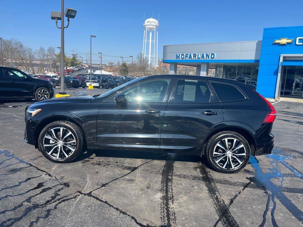 Used 2023 Volvo XC60 B5 Plus AWD/4WD image 2