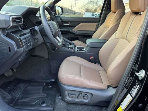 Used 2025 Toyota 4Runner Limited image 21