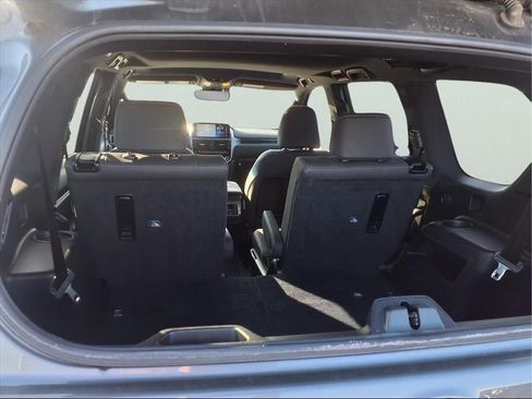 Used 2023 Lexus GX 460 Premium w/ Accessory Package image 32