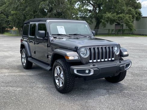 Used 2022 Jeep Wrangler Unlimited Sahara AWD/4WD image 2