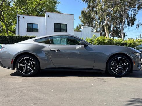 Used 2024 Ford Mustang Coupe RWD image 3