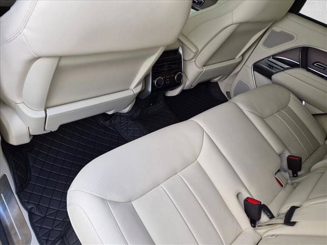 Used 2026 Land Rover Range Rover SE AWD/4WD image 17