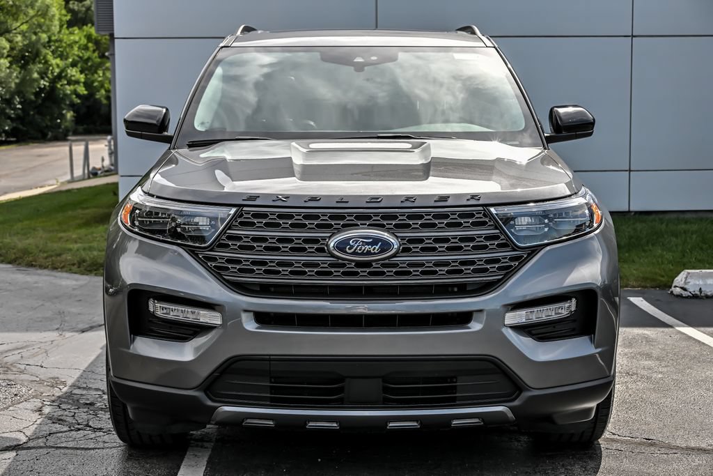 Certified 2024 Ford Explorer XLT w/ Equipment Group 202A AWD/4WD image 4
